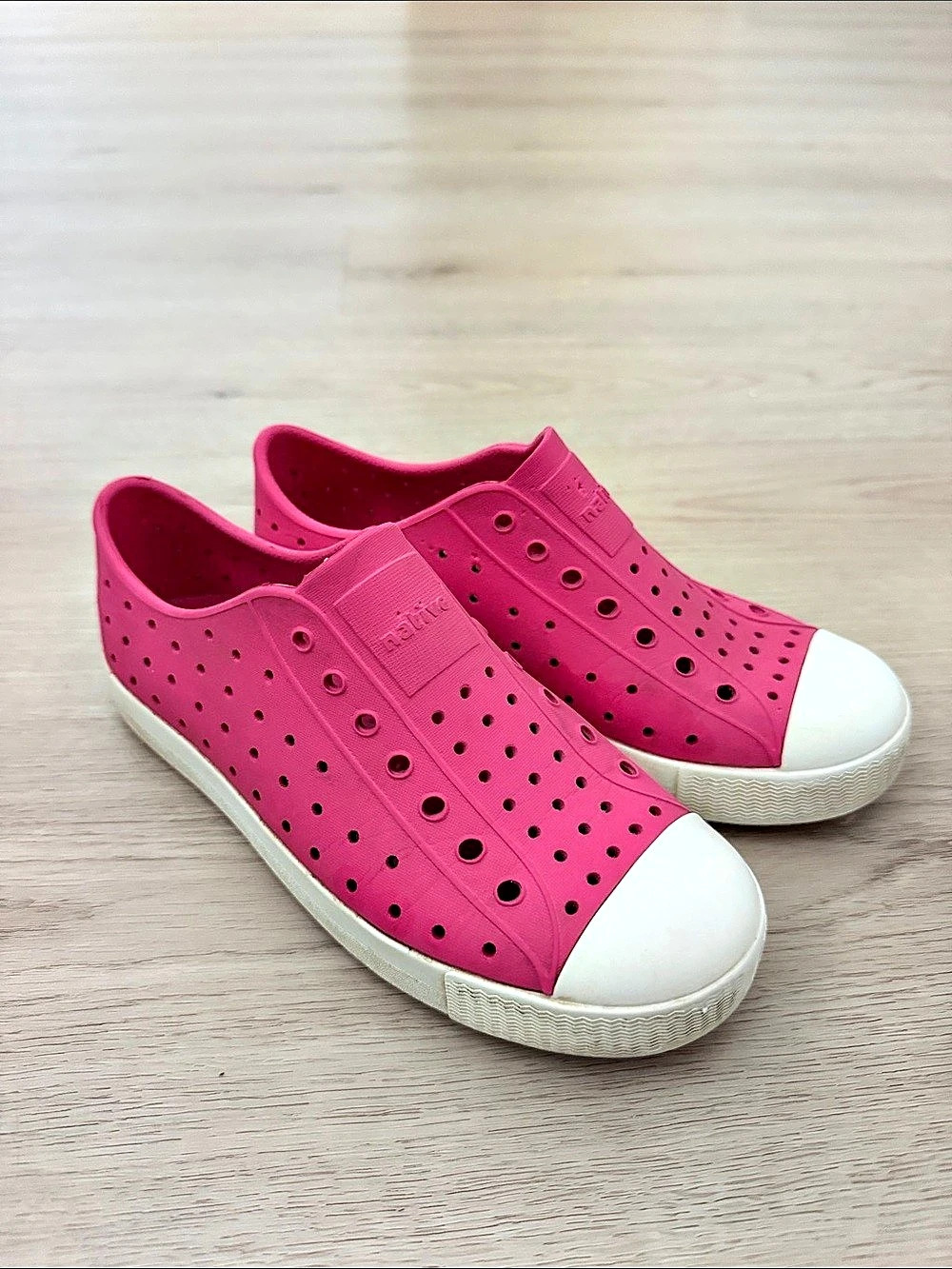 Native Pink & White Sneakers J3